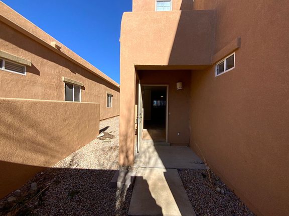 2nd image of 31 Sunset Canyon Ln