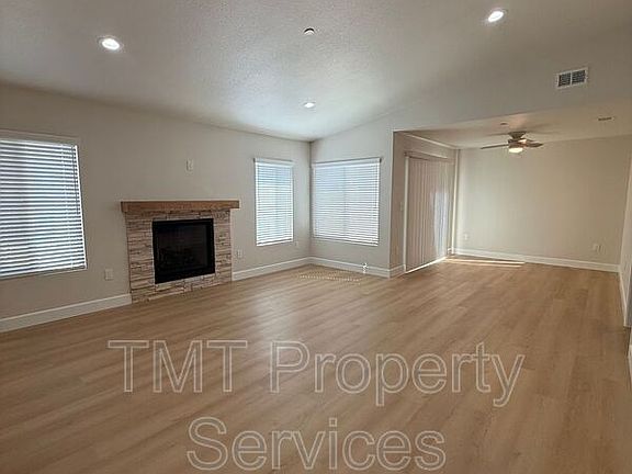 2nd image of 1219 Jackie Ln