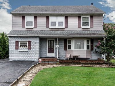 225 Carle Rd, Westbury, NY, 11590