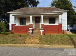 241 S Ervin Ave, Newton, NC 28658