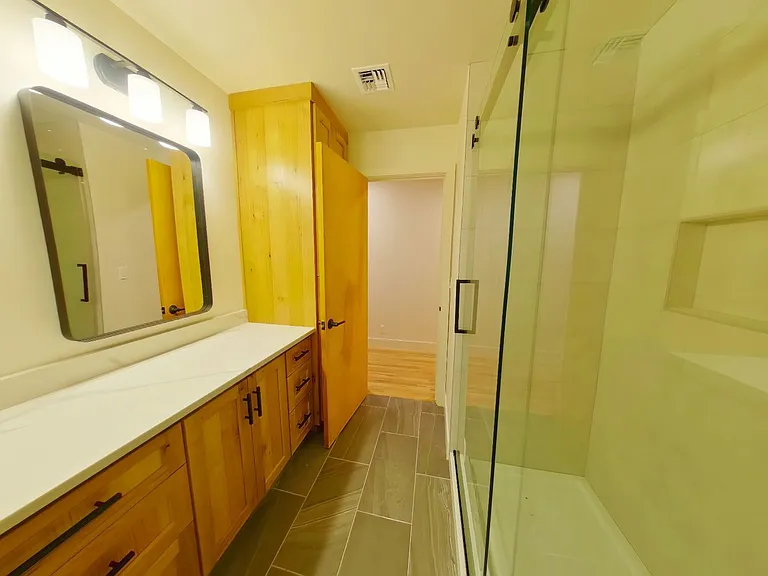 3240 S Louis Ln — Photo 13