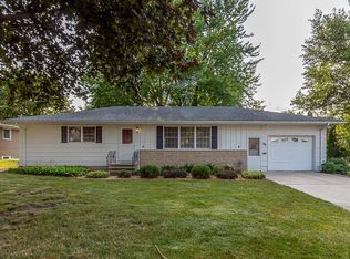 360 S Waterville Ave, Le Center, MN 56057