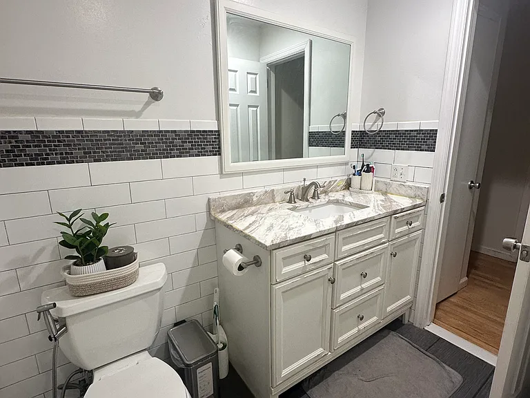 204 W Sherman Ave — Photo 5