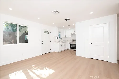 5739 S Saint Andrews Photo 1