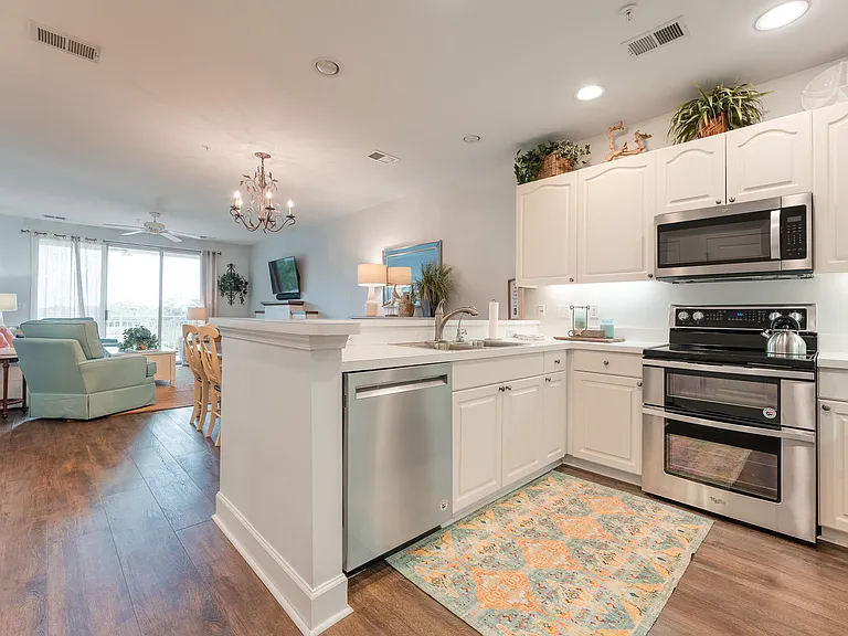 97 N Windward Point Dr #102 — Photo 8