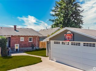 319 1st St NE, Auburn, WA