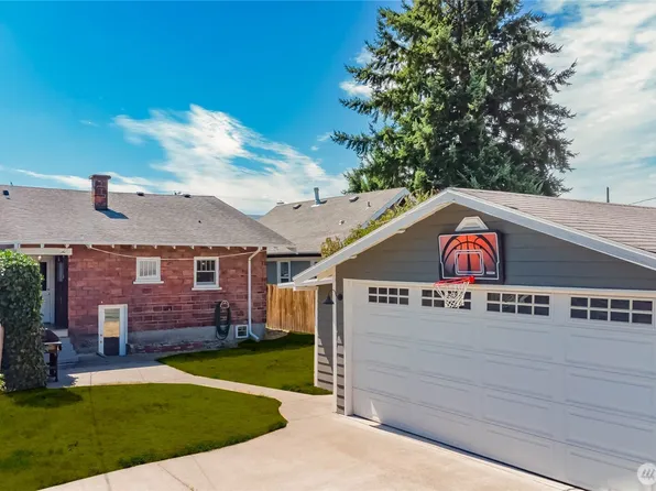319 1st Street NE, Auburn, WA 98002