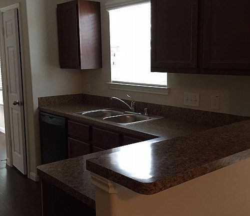 4th image of 14462 Platzer Dr