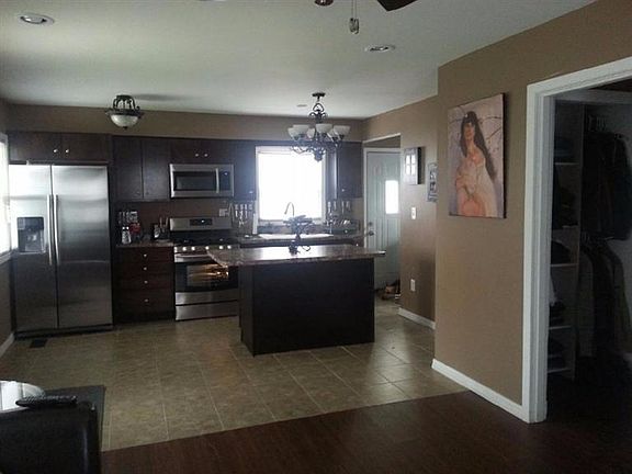 4th image of 7513 Marshall Ave