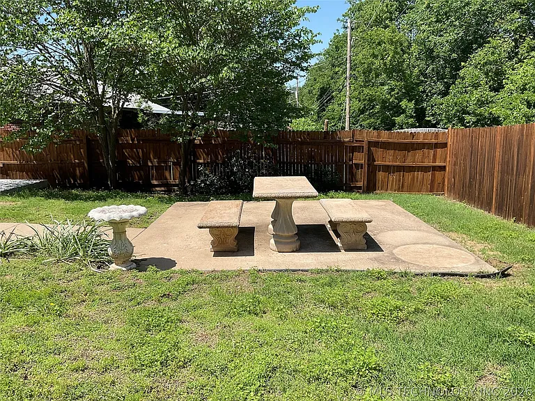 3209 Skylane Dr — Photo 30