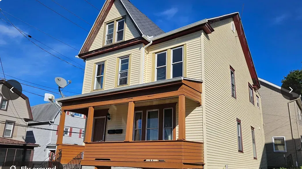 3 bed, $1,000 — Photo 2
