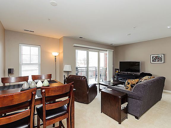 3rd image of 255 E Liberty Dr APT 307
