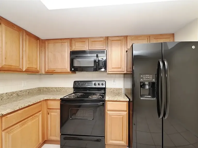 3691 York Dr W — Photo 7