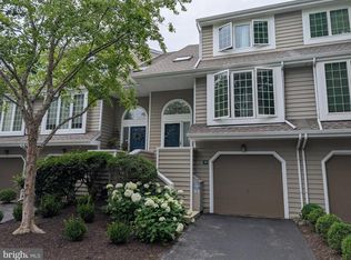 39 Cabot Dr, Wayne, PA 19087