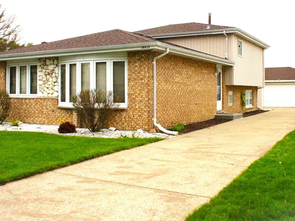 10013 S Menard Ave, Oak Lawn, IL 60453