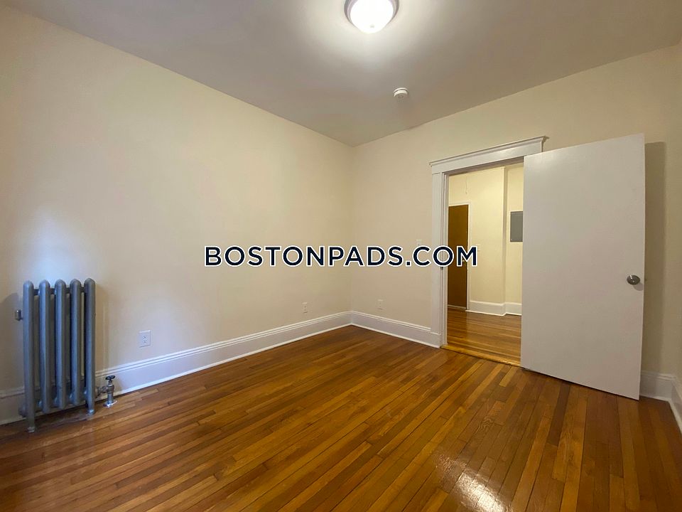 1st image of 1315 Commonwealth Ave APT 201