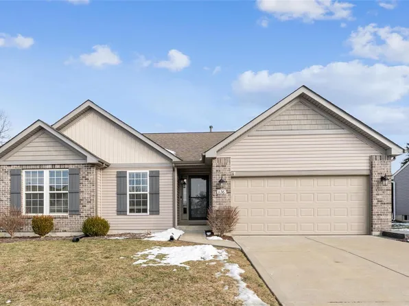 1136 Crystal Creek Pkwy, Wentzville, MO 63385