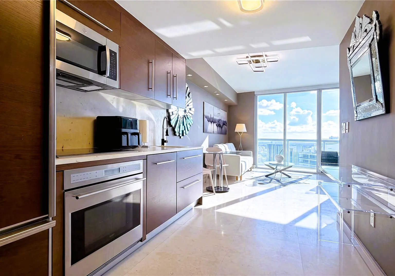 1 bed, 597 sqft, $3,550 — Photo 3