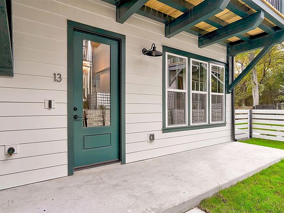 4th image of 3809 Valley View Rd #13
