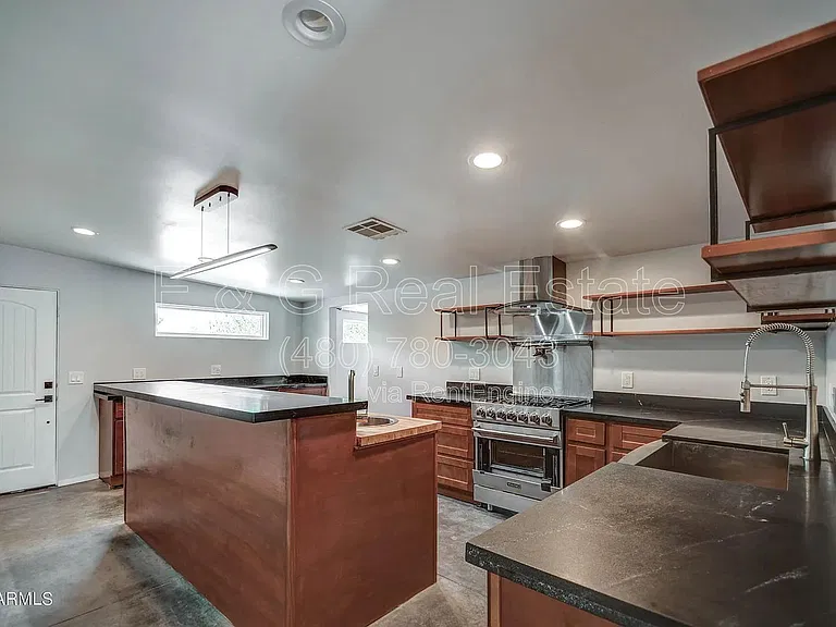 1612 E Gaylon Dr — Photo 9