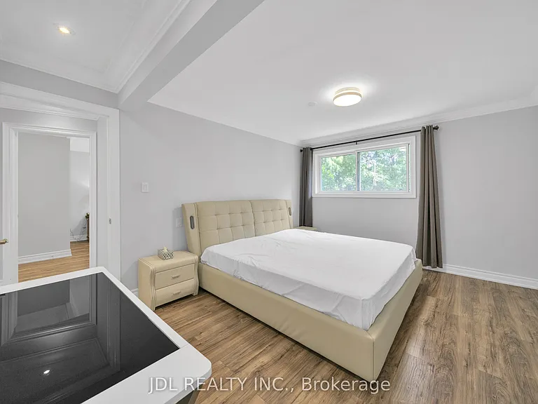 53 Southdale Dr — Photo 20