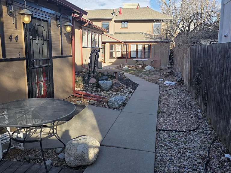 N Lincoln St — Photo 11