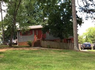 4 Forest Hill Dr SE, Silver Creek, GA 30173