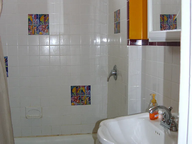 5747 Northumberland St #1 — Photo 8