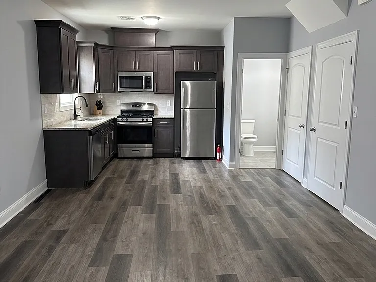 331 Bond St #3 — Photo 3