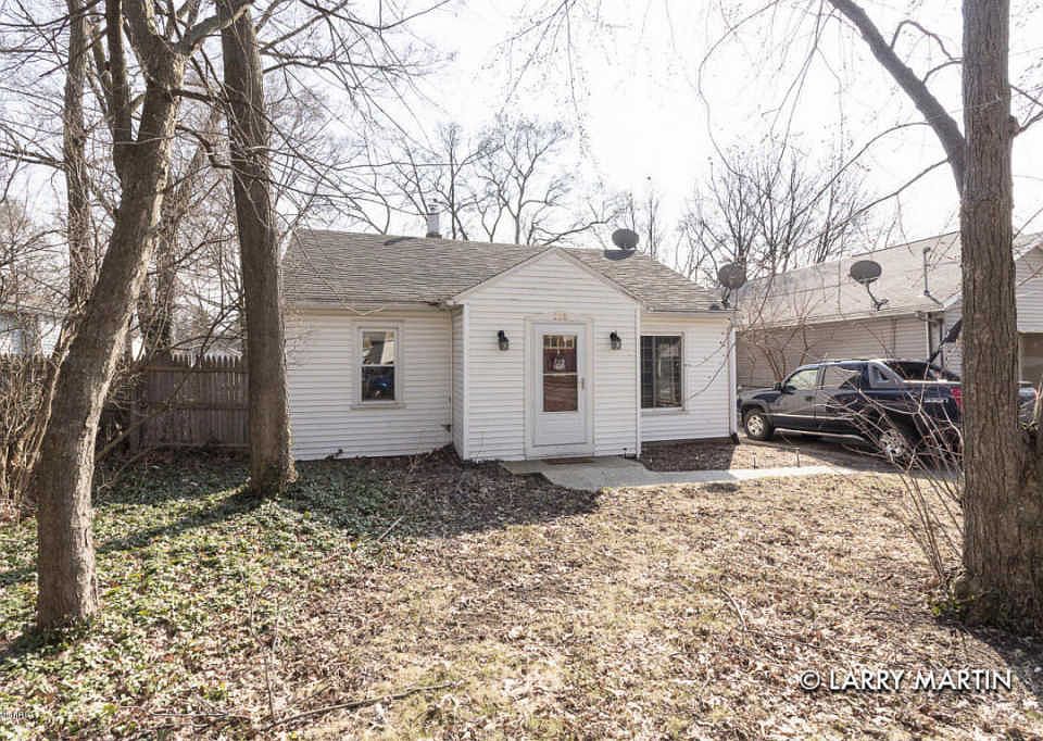 1st image of 220 Maplelawn St SE