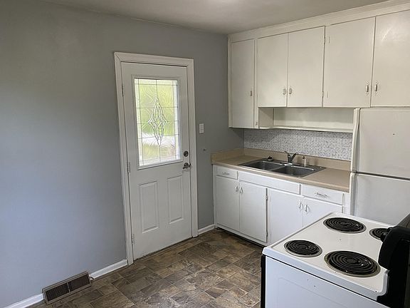 4th image of 3514 Troutland Ave NW