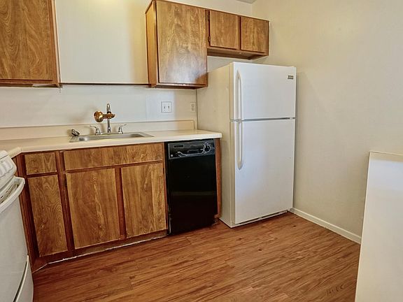 3rd image of 1101 Thorpe Ln #176