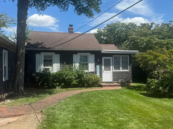 65 Lenox Ave #2, Lynbrook, NY 11563