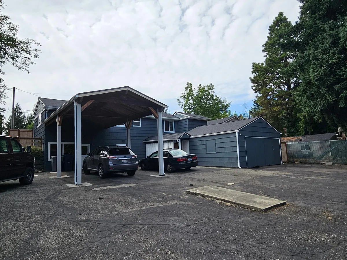 Building Photo - 13218 8th Pl SW