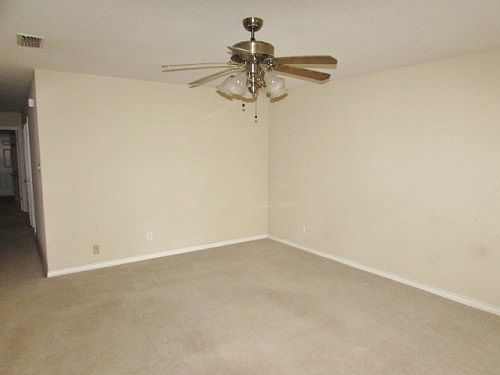 2nd image of 2405 Hickory St