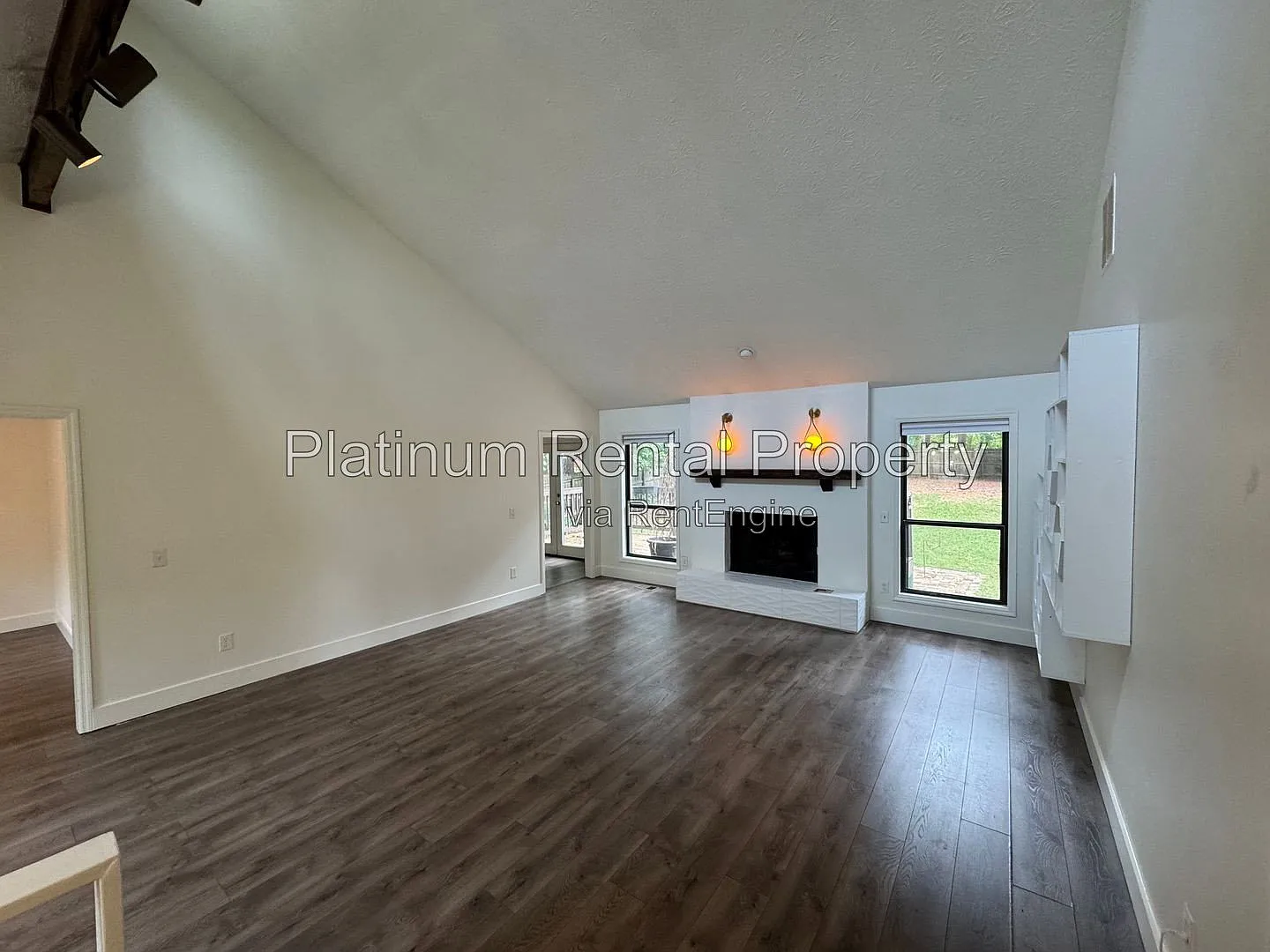 4 bed, 3.0 bath, 2300 sqft, $3,195 — Photo 3