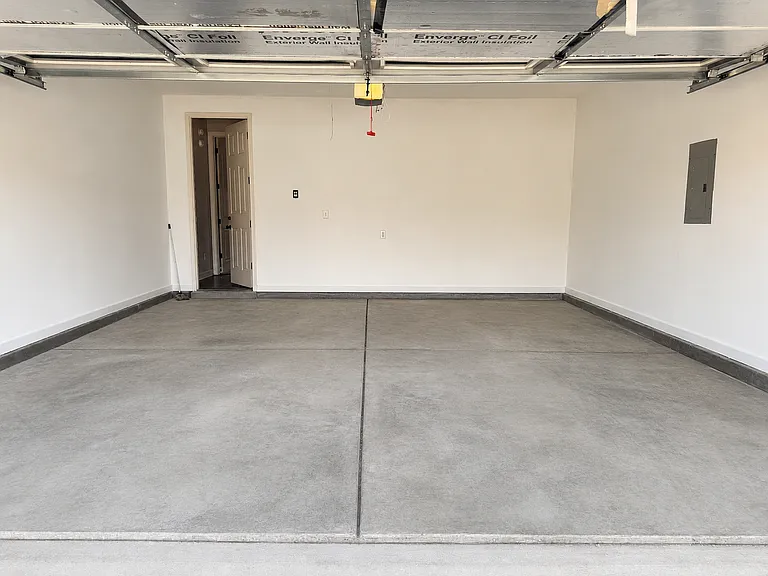 1398 Sawmill Creek Ln — Photo 18