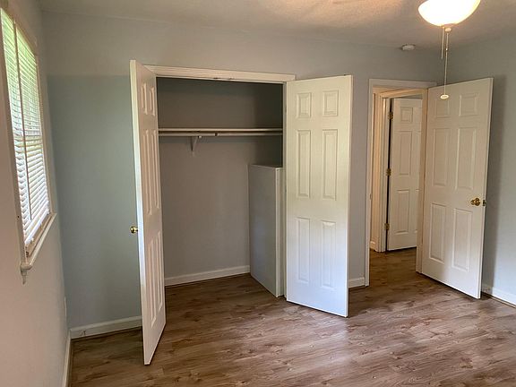 4th image of 518 Greentree Dr