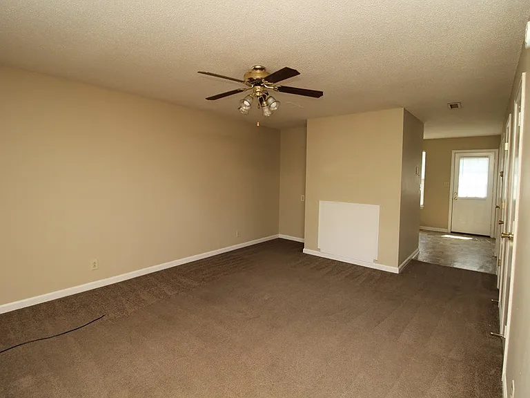 1630 Baltimore Dr #A — Photo 2