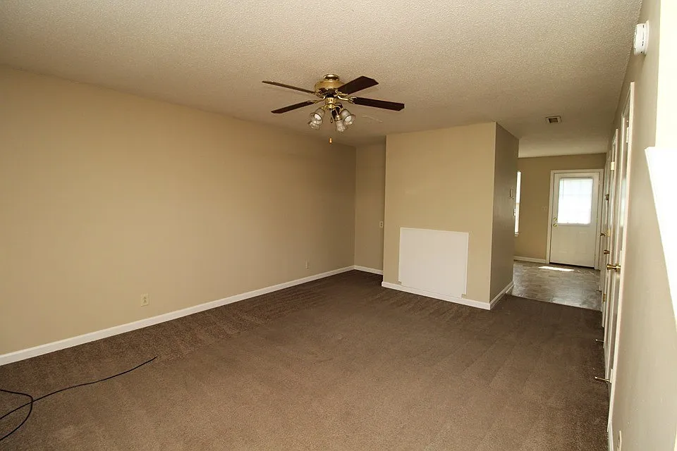 Building Photo - 1630 Baltimore Dr #A