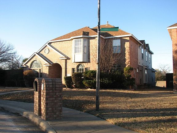 3rd image of 1733 Plum Creek Dr