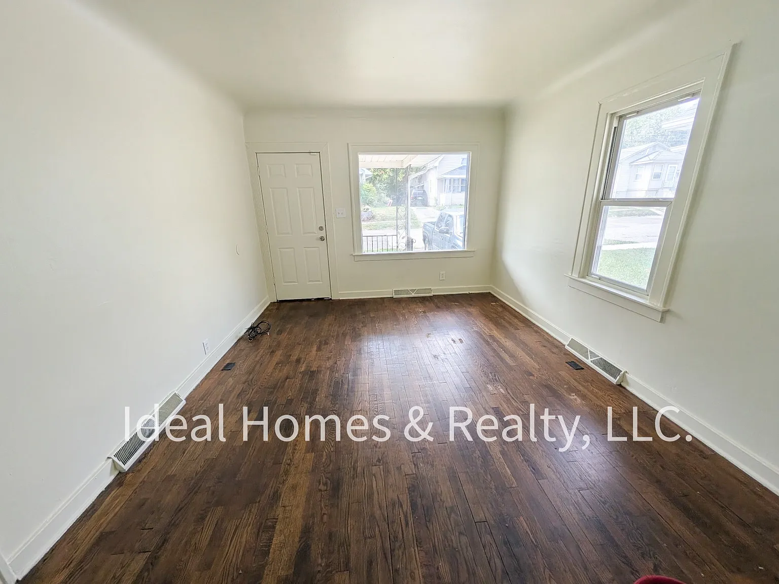 1123 Ida Avenue - 1 — Photo 3