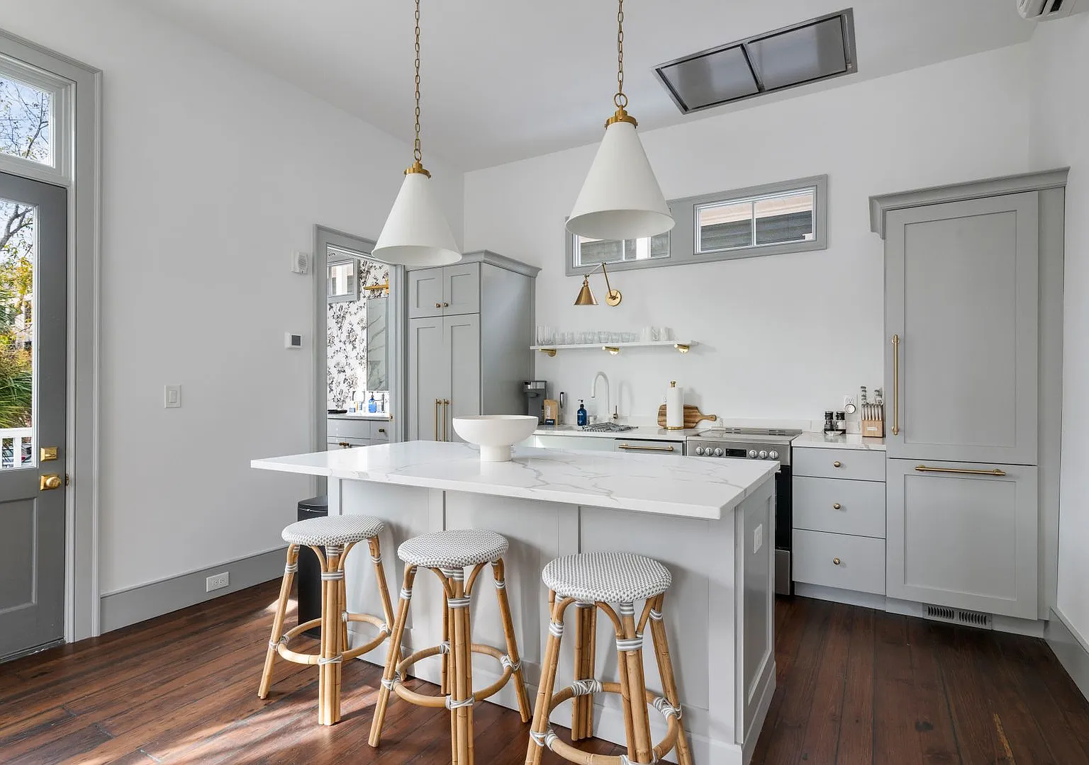 The Oyster Suite- 123 King Street, Unit C — Photo 2