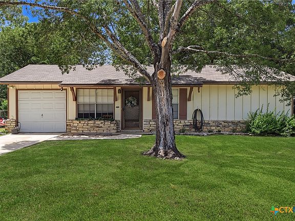 2nd image of 7605 Marigold Trace St