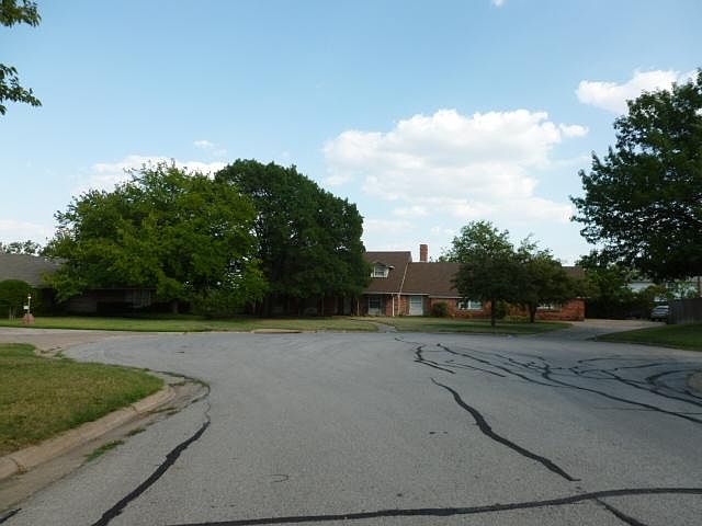 2nd image of 5809 Biscayne Ct