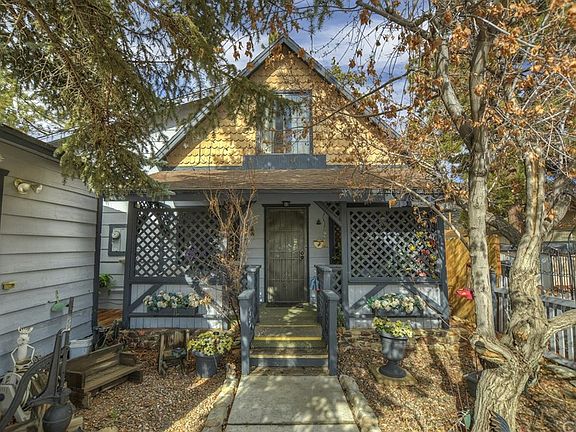 2nd image of 411 E Meadow Ln
