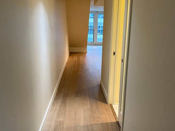 3rd image of 1477 Pender St #501