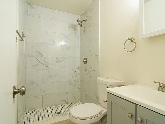 4th image of 5418-5420 Baja Dr