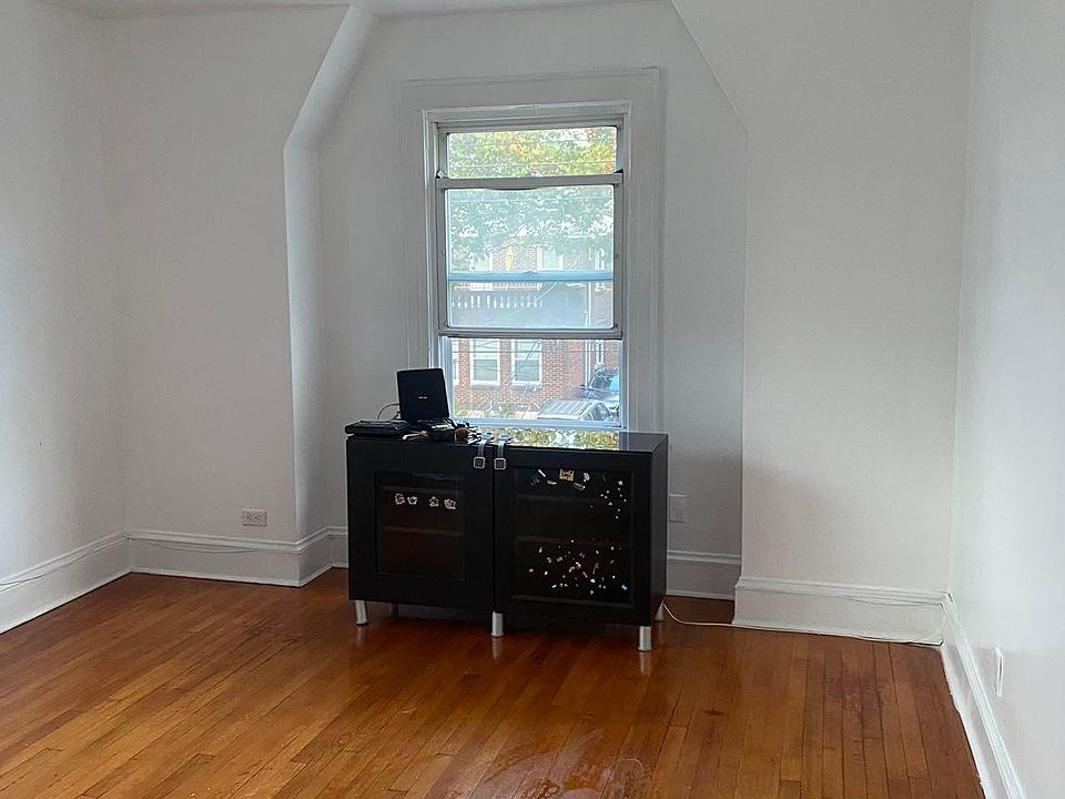 2nd image of 4717 159th St #1
