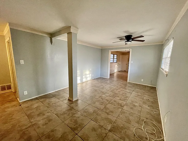 1217 Linden Dr — Photo 3
